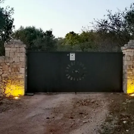 Il Trullo Di Mya. Trullo Con Piscina Privata Ceglie Messapica